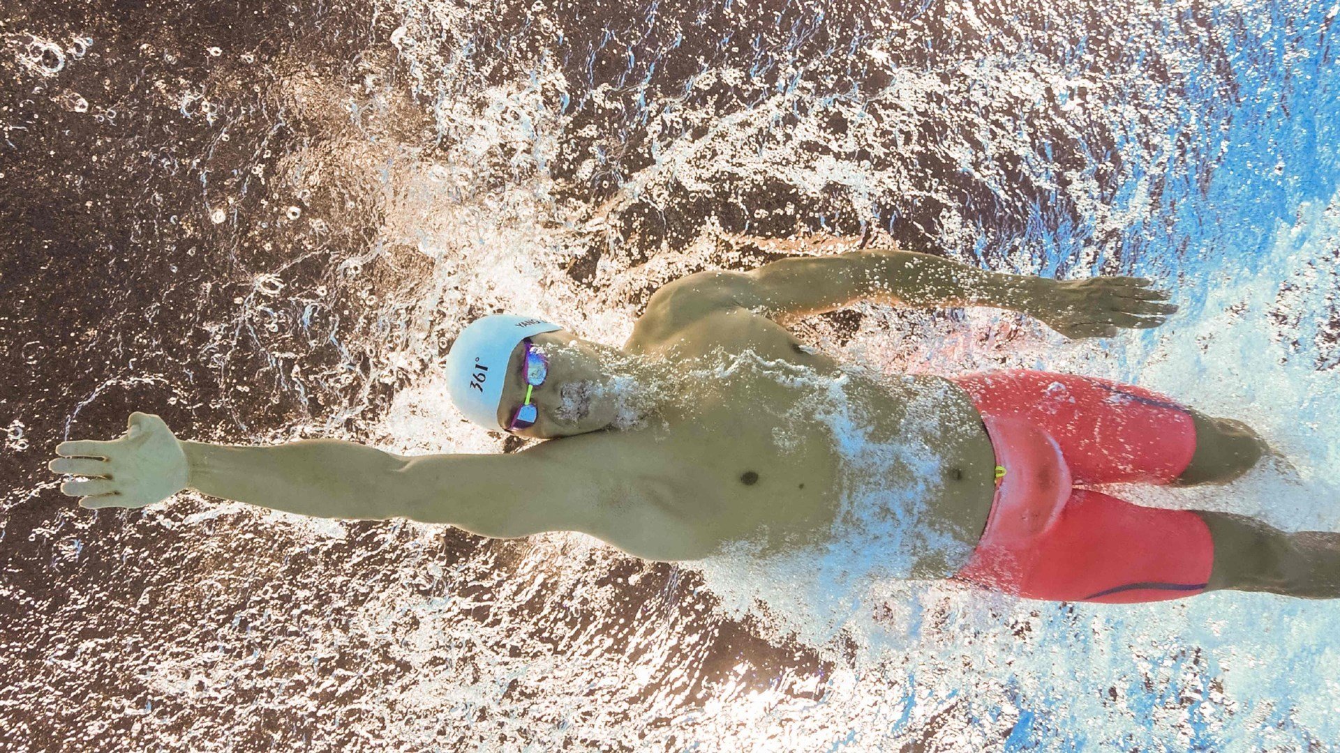 内马尔意外战胜澳大利亚队,比赛规则变更引爆全场!气势如虹延续