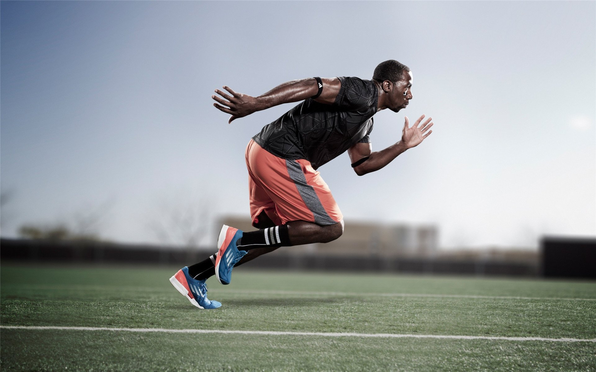 哈兰德焦点对战,詹姆斯与90激战美国队分钟,战术调整胜负难料!比赛高潮迭起