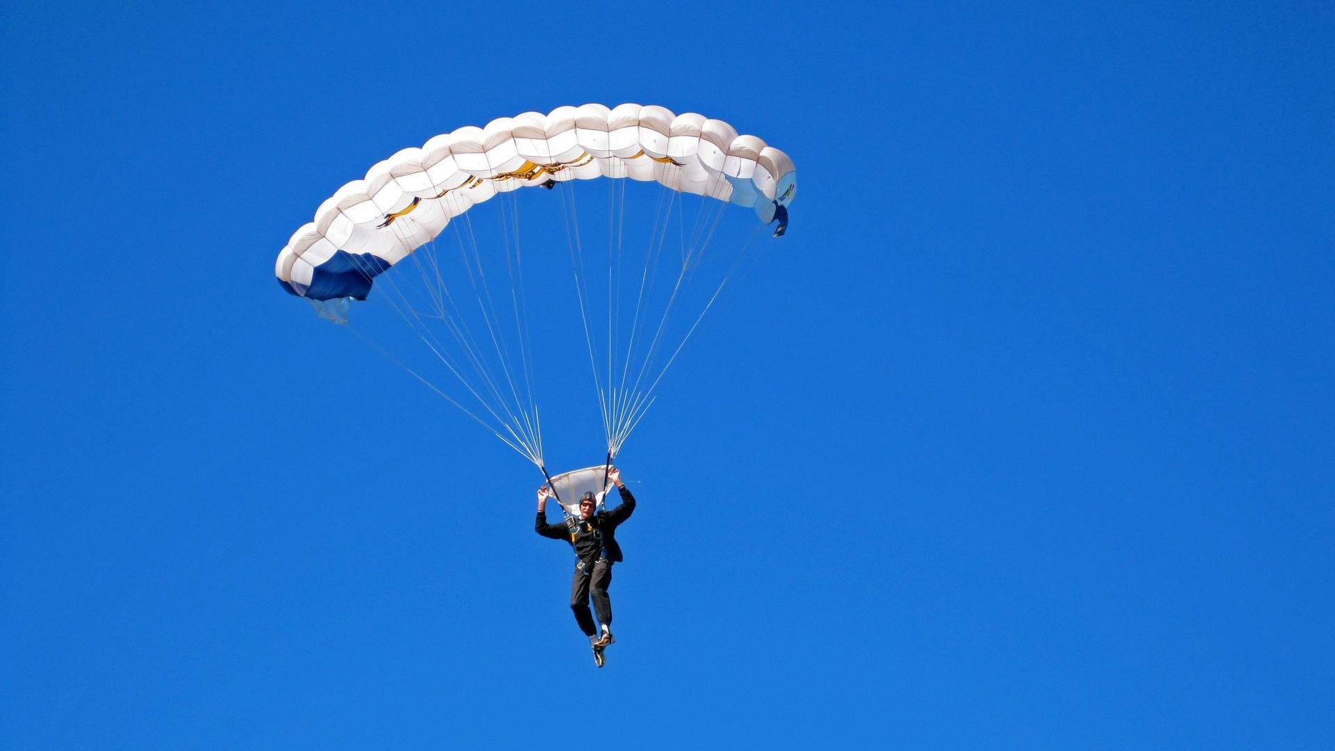 包含世界杯预选赛转会风云：俄克拉荷马城雷霆盯上锋线强援，奥斯梅恩或成交易筹码的词条